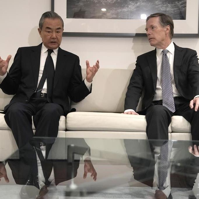 Top US and Chinese diplomats agree to build on recent progress in ties